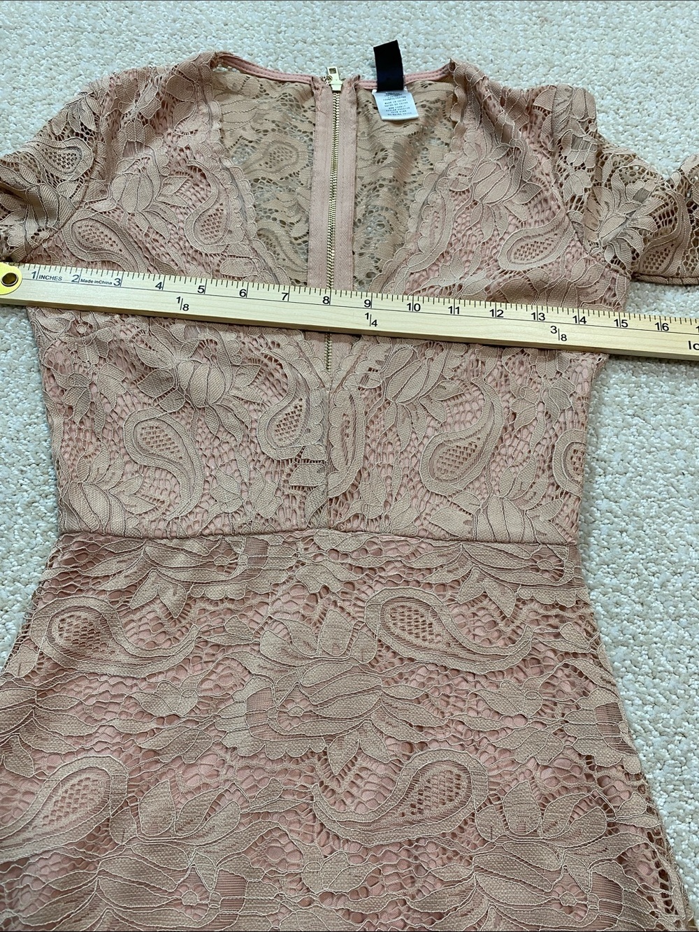 Windsor Long Sleeve Lace Bodycon Dress in Blush Size XS 90% Nylon - Picture 11 of 16